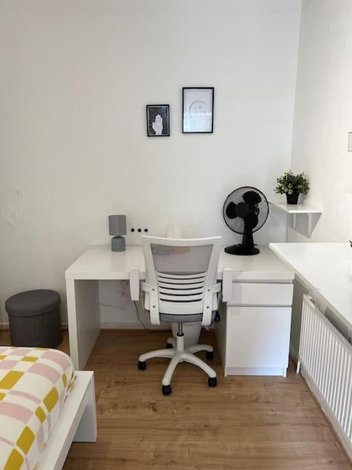 Lovely 4 Bedroom Spacious House In Camden Town-central * Londra