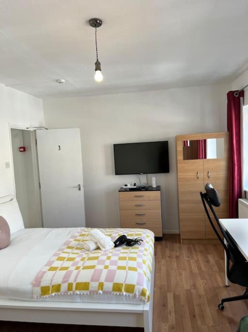 Lovely 4 Bedroom Spacious House In Camden Town-central Londra