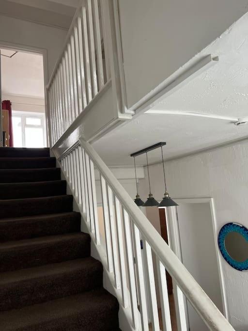 Lovely 4 Bedroom Spacious House In Camden Town-central